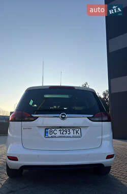 Минивэн Opel Zafira 2018 в 