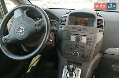 Минивэн Opel Zafira 2006 в 