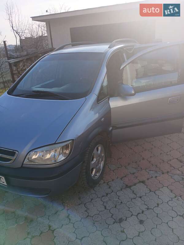 Минивэн Opel Zafira 2003 в Ужгороде