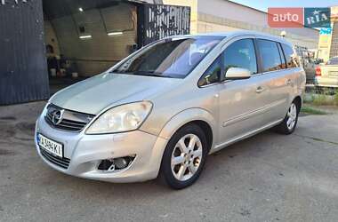 Минивэн Opel Zafira 2008 в 