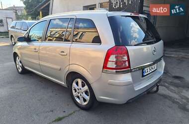 Минивэн Opel Zafira 2008 в 
