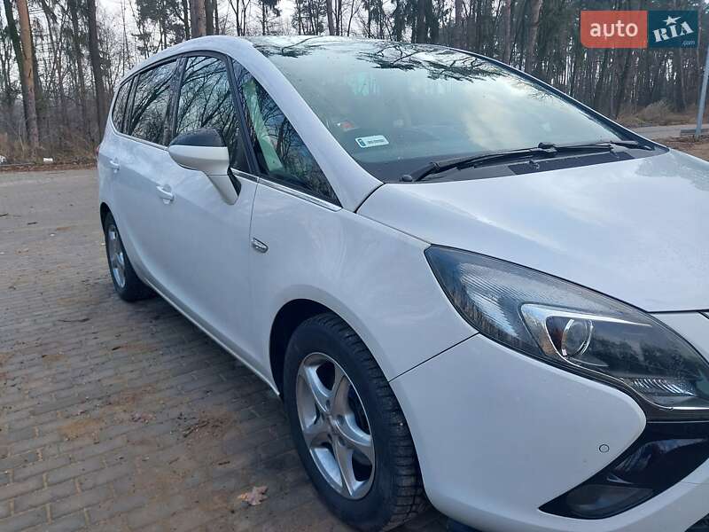 Минивэн Opel Zafira 2014 в Подбуже