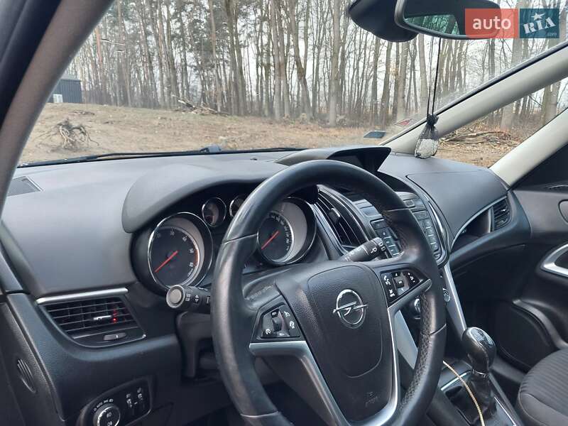 Минивэн Opel Zafira 2014 в Подбуже