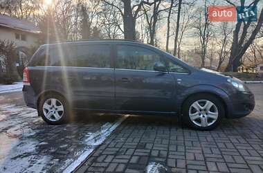 Минивэн Opel Zafira 2010 в 