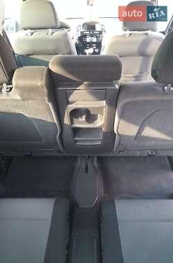 Минивэн Opel Zafira 2010 в 