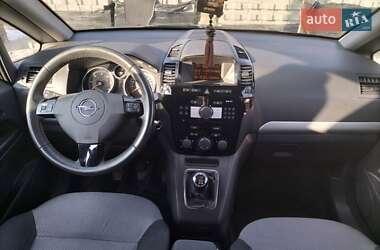 Минивэн Opel Zafira 2010 в 