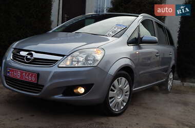 Минивэн Opel Zafira 2008 в 