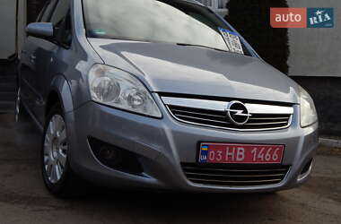 Минивэн Opel Zafira 2008 в 