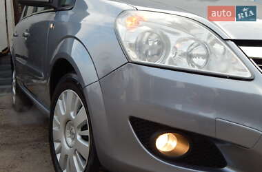 Минивэн Opel Zafira 2008 в 