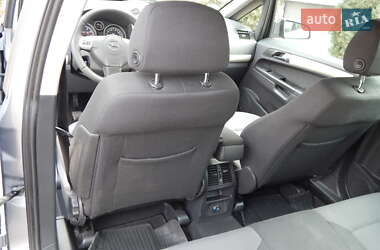 Минивэн Opel Zafira 2008 в 