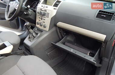 Минивэн Opel Zafira 2008 в 