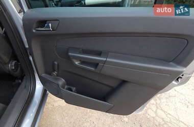 Минивэн Opel Zafira 2008 в 