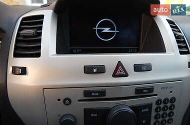 Минивэн Opel Zafira 2008 в 