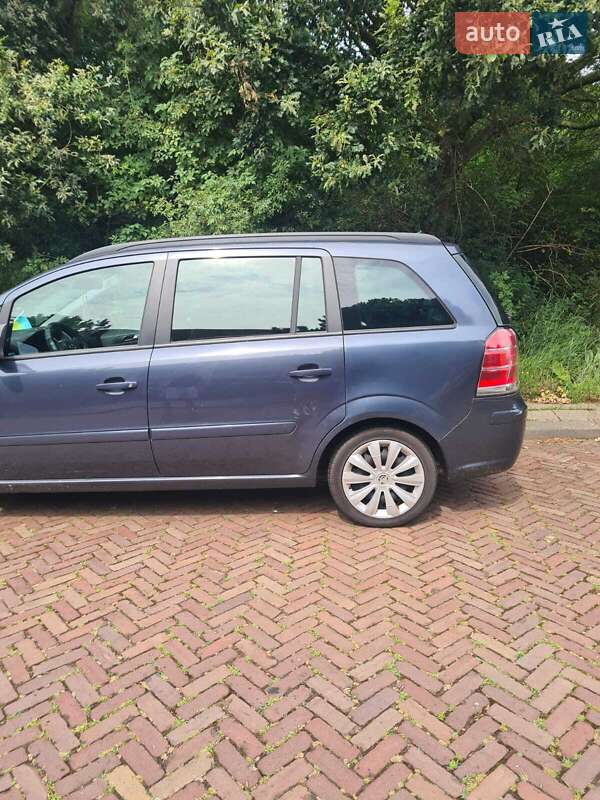 Мінівен Opel Zafira 2006 в Надвірній