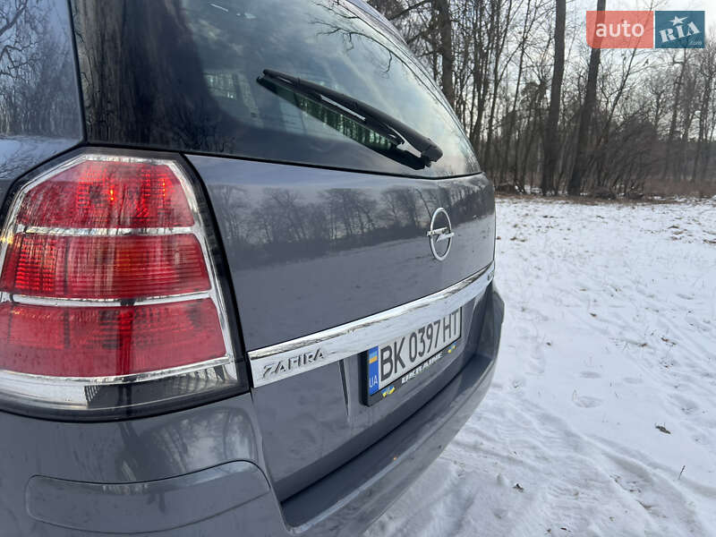 Минивэн Opel Zafira 2006 в Ровно