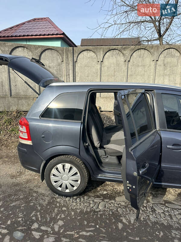 Минивэн Opel Zafira 2008 в Тячеве