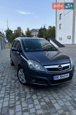 Минивэн Opel Zafira 2006 в Березному