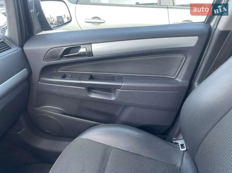 Мінівен Opel Zafira 2009 в Луцьку
