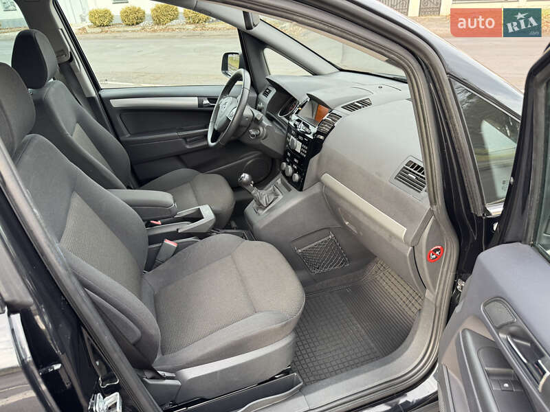 Минивэн Opel Zafira 2013 в Виннице