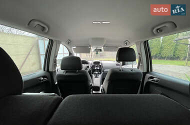 Минивэн Opel Zafira 2010 в 