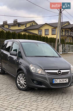 Минивэн Opel Zafira 2011 в 