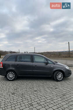 Минивэн Opel Zafira 2011 в 