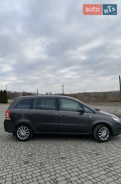 Минивэн Opel Zafira 2011 в 