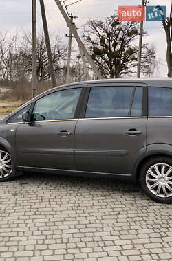 Минивэн Opel Zafira 2011 в 