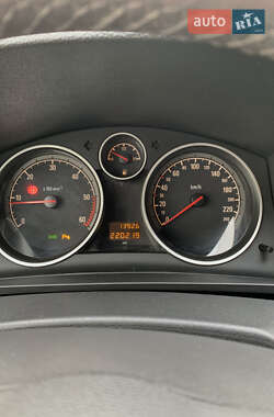 Минивэн Opel Zafira 2011 в 