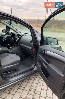 Минивэн Opel Zafira 2011 в 