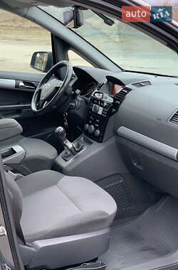 Минивэн Opel Zafira 2011 в 