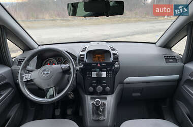 Минивэн Opel Zafira 2011 в 