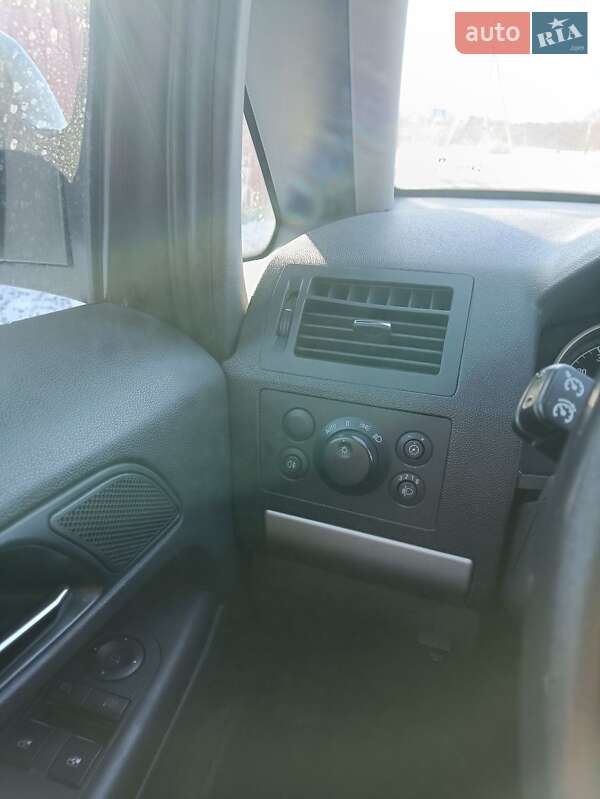 Минивэн Opel Zafira 2011 в Кропивницком