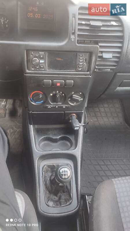 Мінівен Opel Zafira 2000 в Каневі