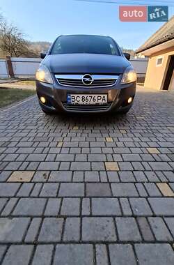 Минивэн Opel Zafira 2012 в Старом Самборе