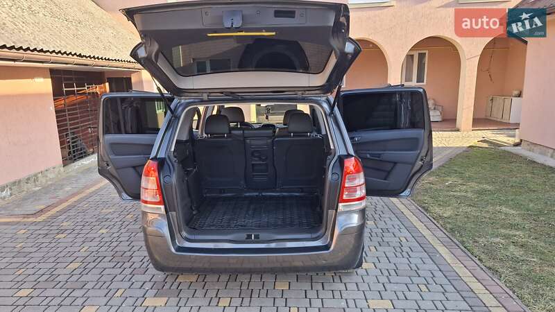 Мінівен Opel Zafira 2012 в Старому Самборі