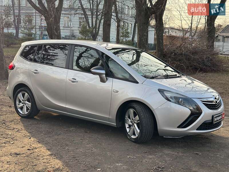 Минивэн Opel Zafira 2012 в Киеве