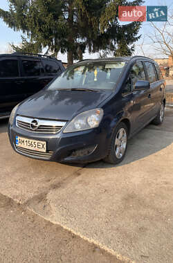 Минивэн Opel Zafira 2011 в Коростене