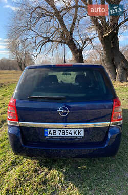 Минивэн Opel Zafira 2011 в Ямполе