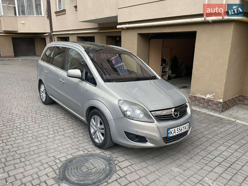 Opel Zafira 2010