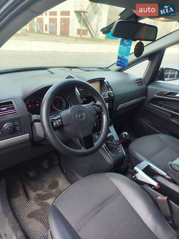 Минивэн Opel Zafira 2008 в Одессе