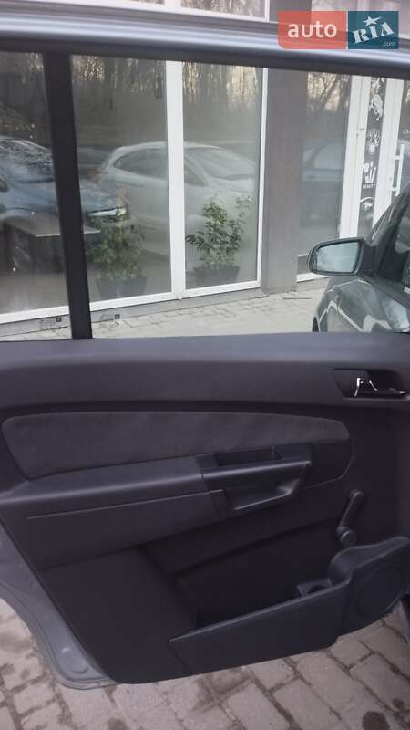Мінівен Opel Zafira 2007 в Дублянах