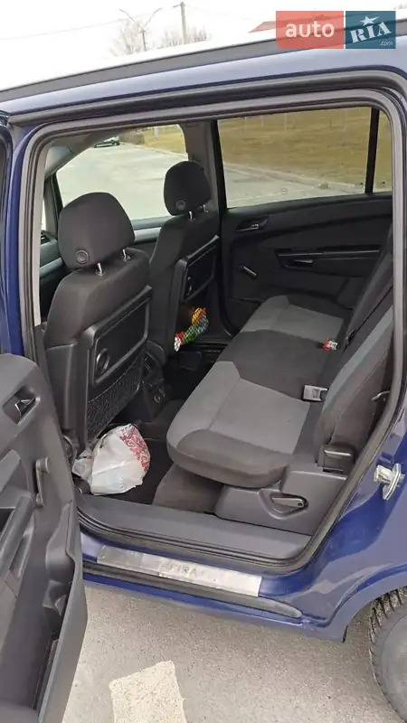Минивэн Opel Zafira 2005 в 