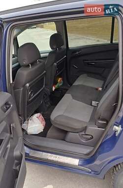 Минивэн Opel Zafira 2005 в 