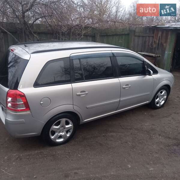 Мінівен Opel Zafira 2008 в Чернігові