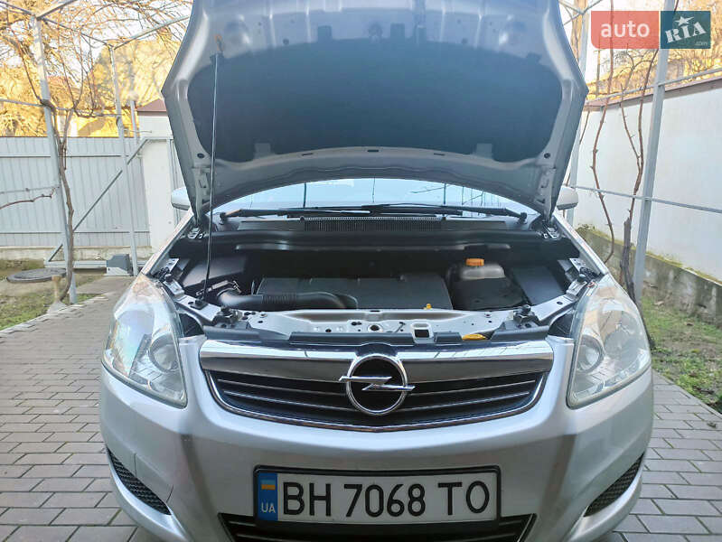 Мінівен Opel Zafira 2009 в Одесі
