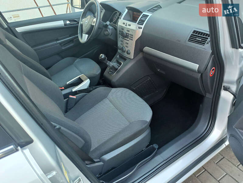 Мінівен Opel Zafira 2009 в Одесі
