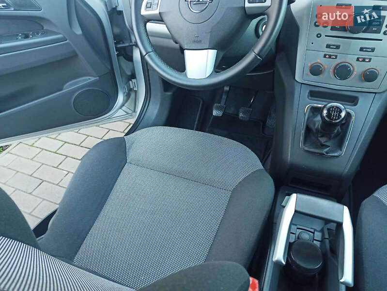 Мінівен Opel Zafira 2009 в Одесі