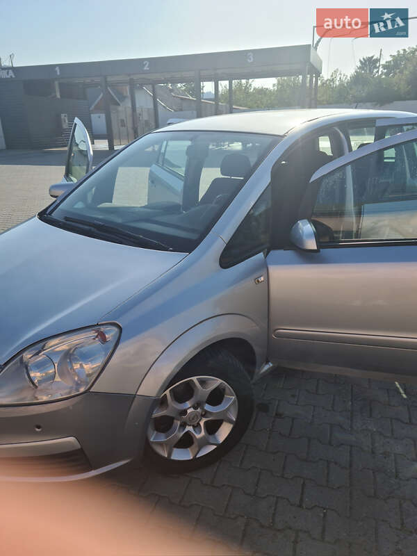 Мінівен Opel Zafira 2008 в Івано-Франківську