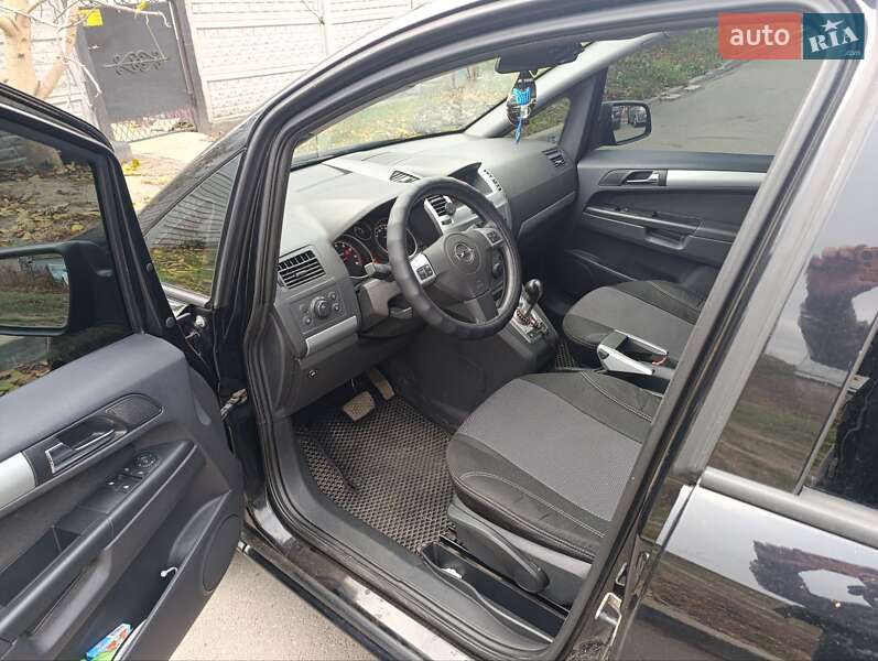 Минивэн Opel Zafira 2009 в Решетиловке